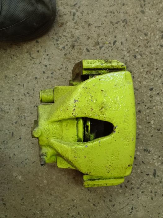 Предни задни супорти с накладките работещи 2 предни Диска АТЕ