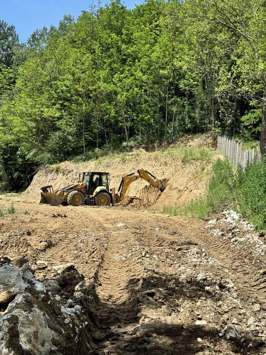 Închiriez buldoexcavator Caterpillar 434 cu operator calificat