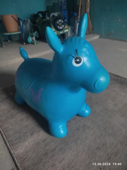 Продается детские ослик и горшок