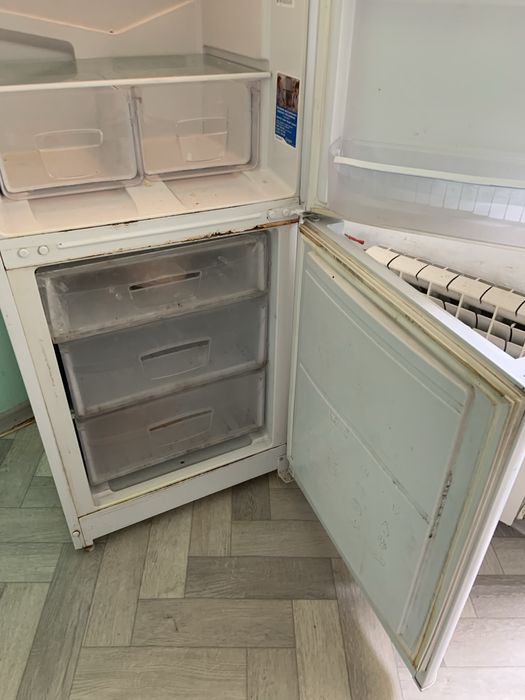 Продам холодильник