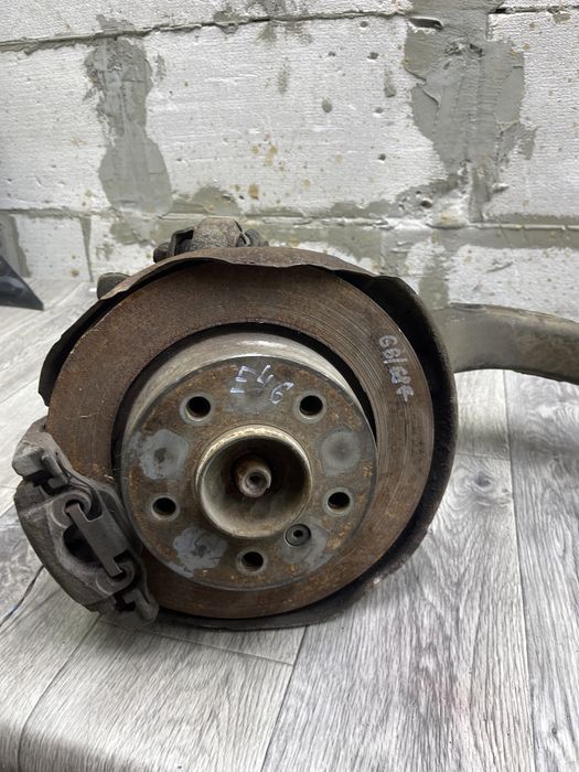 Ступица на Bmw E 46 с Германии оригинал.