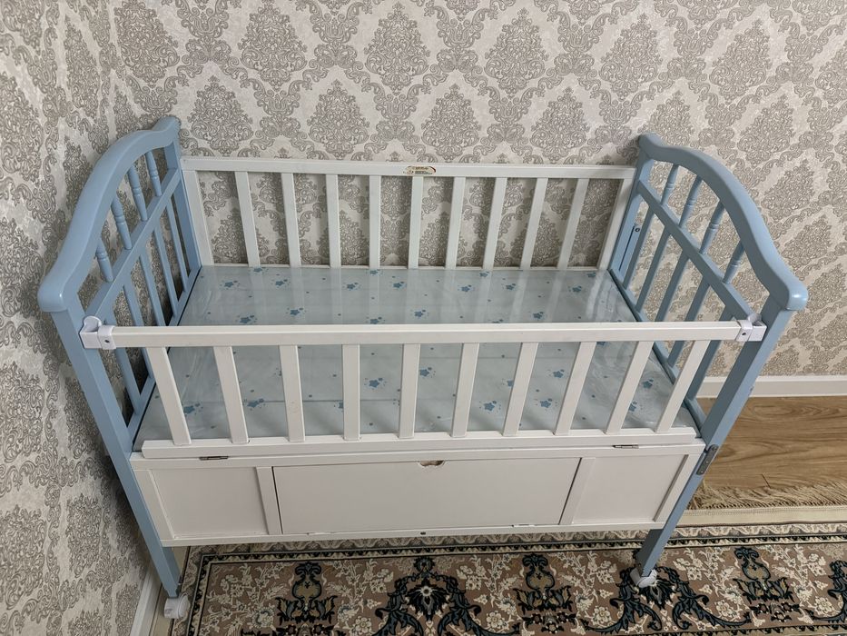 Срочно продам детскии кровать