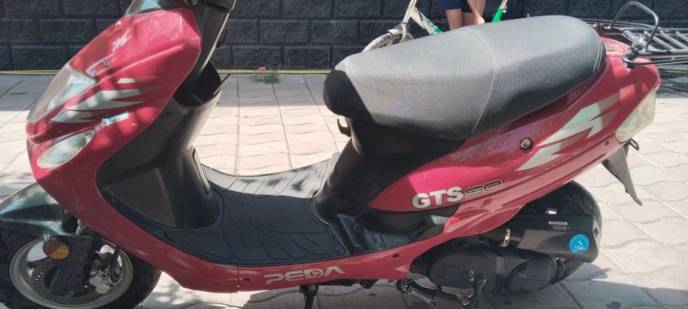 продаются 2 мопеда очень дёшево