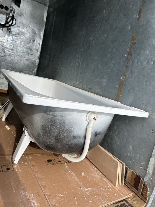 Продам Ванну и дверь