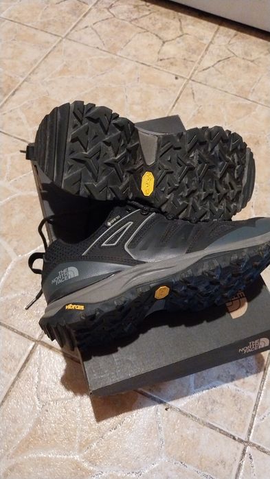 Маратонки, обувки The north face.