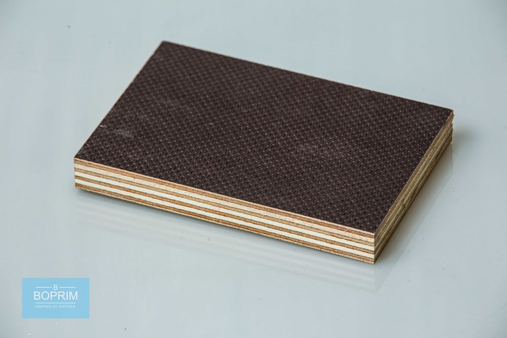 Placaj antiderapant pentru podea remorci/semiremorci, din esenta tare.