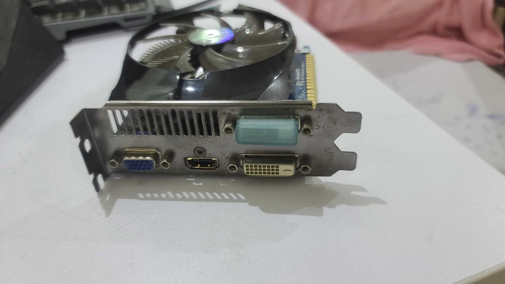 Gigabyte Nvidia Geforce GTX 650 TI 6pin lik 1 GB