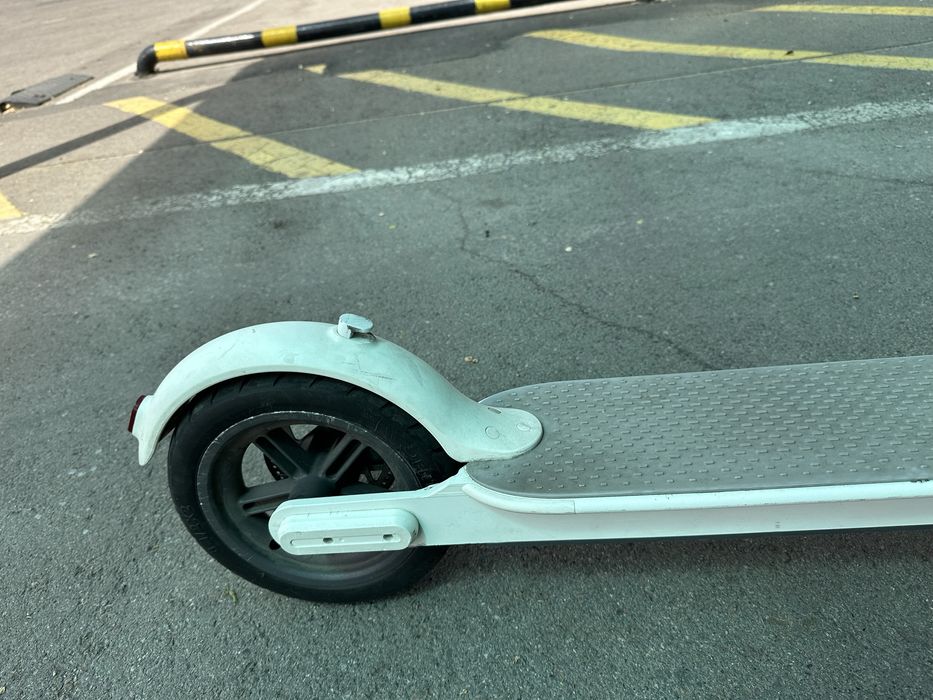 Продам электросамокат Xiaomi MiJia