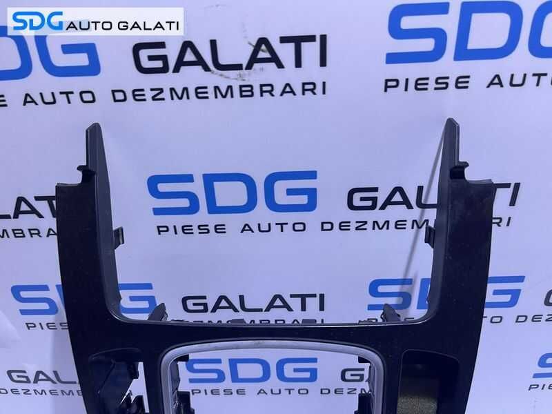 Rama Grila Ornament Consola Centrala Timonerie Maneta Schimbator Viteze Audi A4 B8 2008 - 2012 Cod 8K0864261