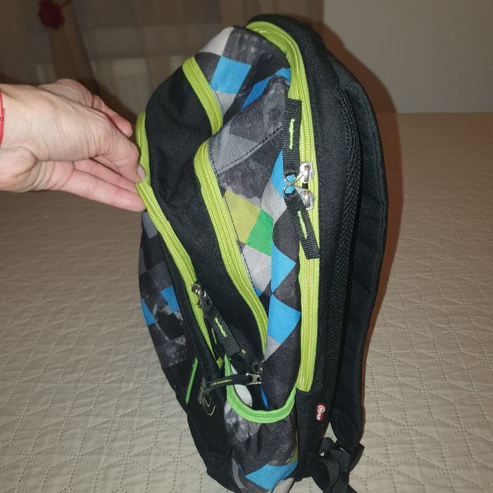 Ghiozdan scoala ergonomic