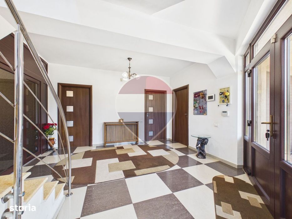 Vilă 10 camere + spațiu comercial | teren 1.300 mp | Otopeni 23 August