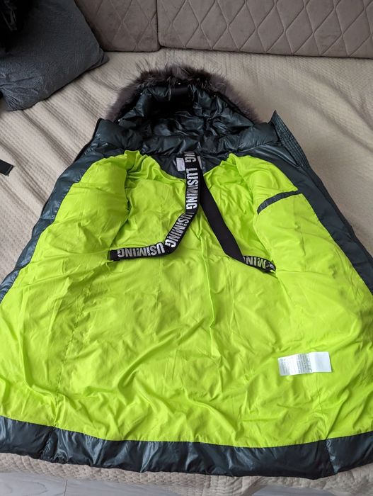 Продам пуховик для девочки