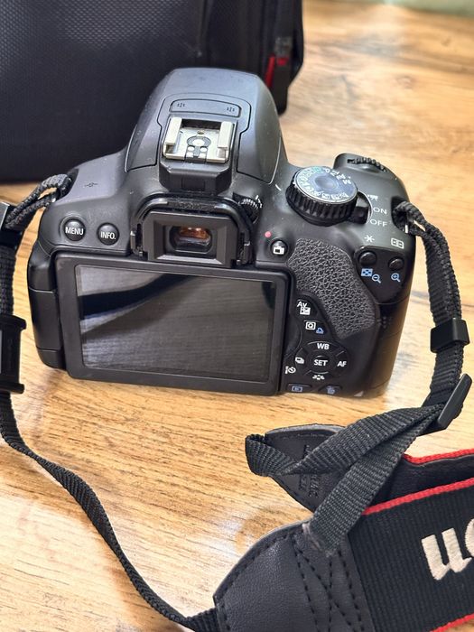 Canon 650D с двумя крутыми объективами,большой комплект, см описание