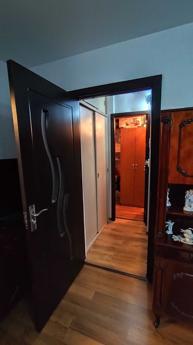 Proprietar - Vând apartament 3 camere et 1 ,Bl A zona Cina