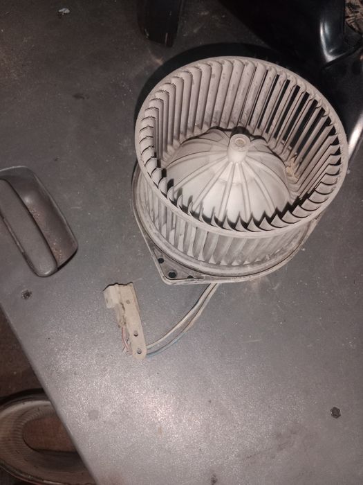 Моторчик печки Ниссан примера р10