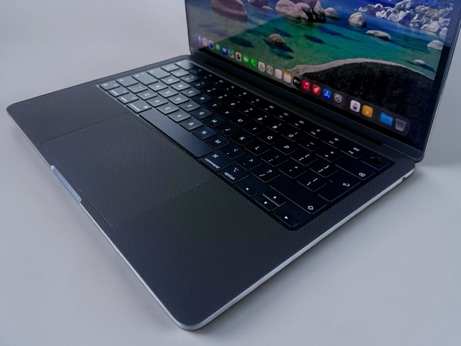 KATO НОВ! Apple MacBook Air 13 M2 2022 8RAM 256GB Midnight Гаранция!