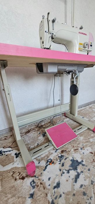Продам професиональную швейная машина