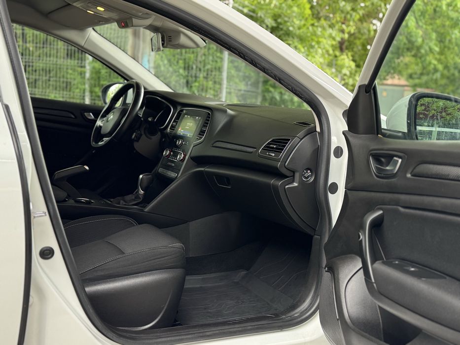 Renault Megane IV // 2021 euro 6 // 1.5 dci 115cp // AUTOMATA