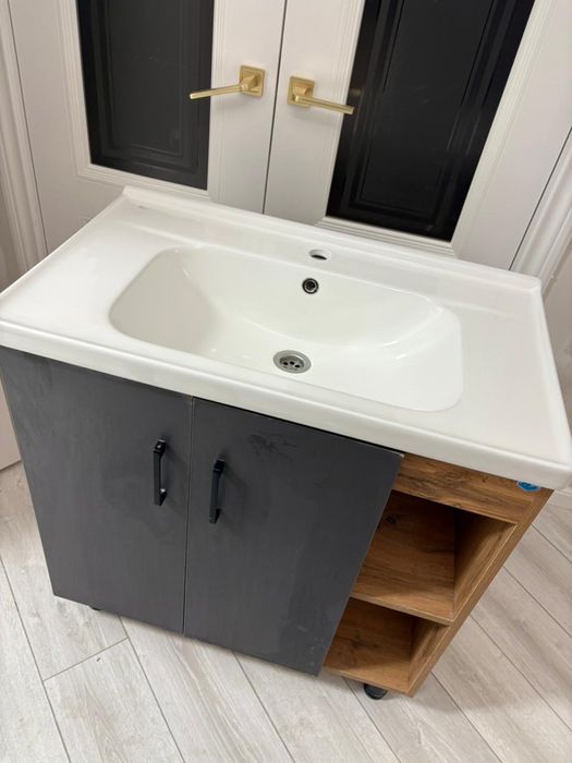 Раковина с тумбой