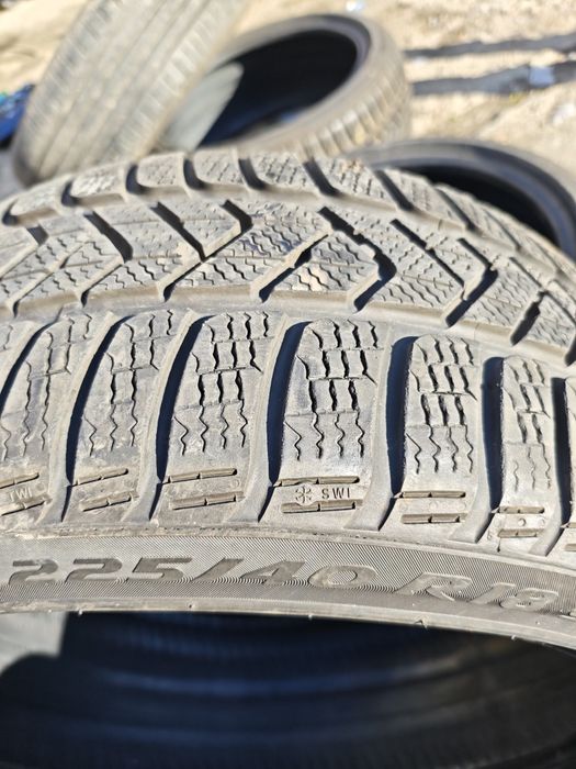 Зимни гуми Пирели 225/40/18