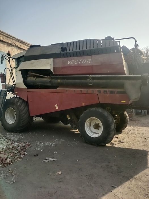 Виктор 410 камбайин сотилади хамма ёґи радной матор очилмаган идиял