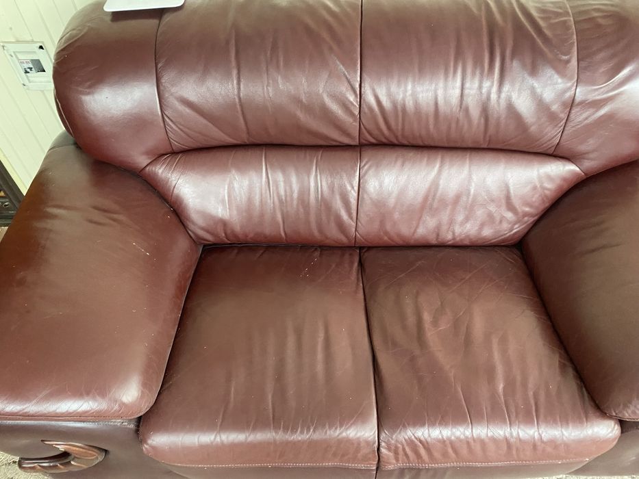 Продам ТРИ дивана кожаные, б/у,