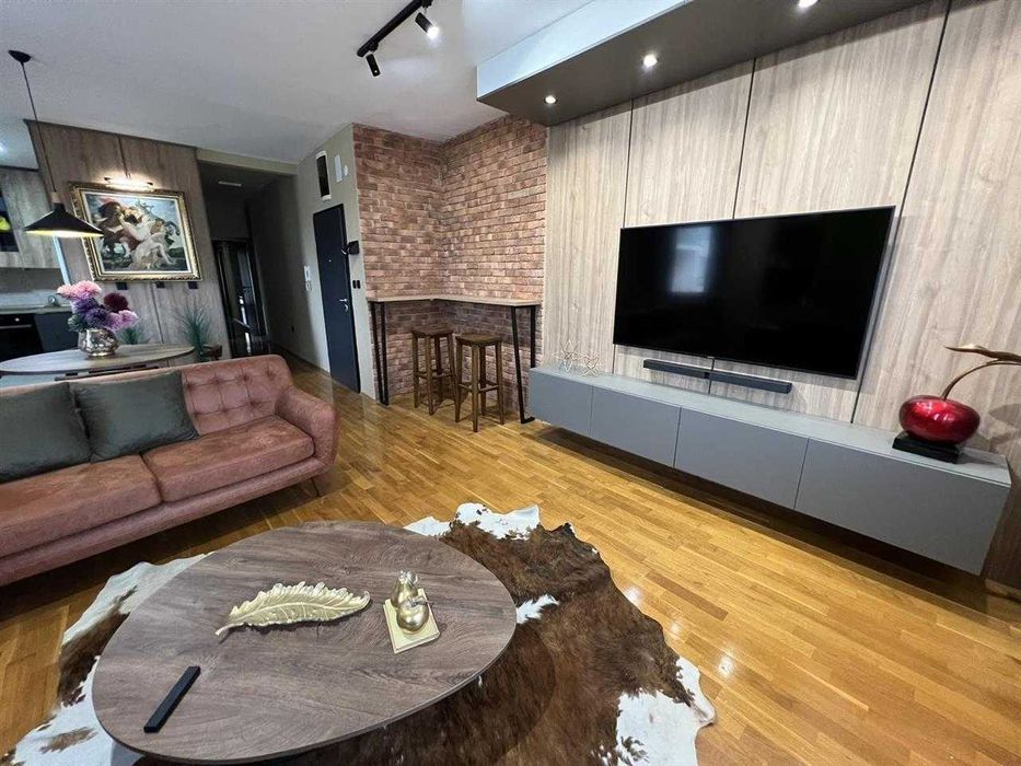 Дава се под наем Двустаен апартамент в София, Център - 65 кв.м за 612 € - Снимка #3