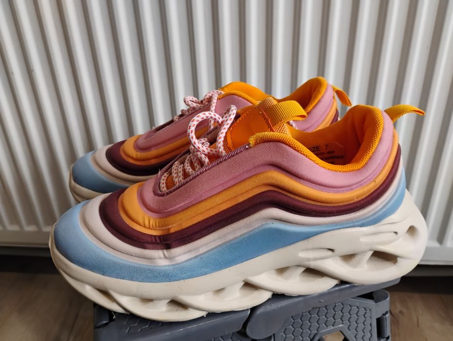 Дамски маратонки 38