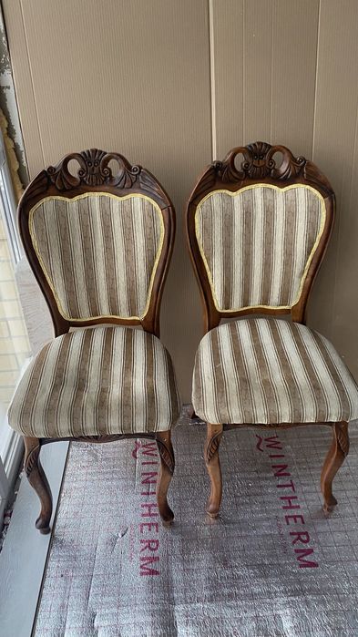 Стулья деревянные. Ножки целые