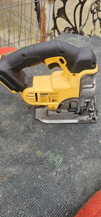 fierastrau pendular dewalt
