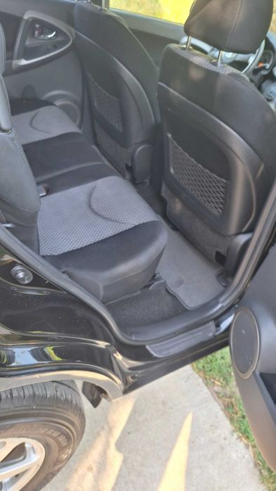 Джип Тойота RAV 4