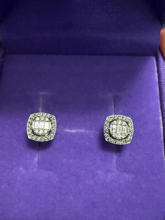 Бриллиантовые пусеты 750 пробы