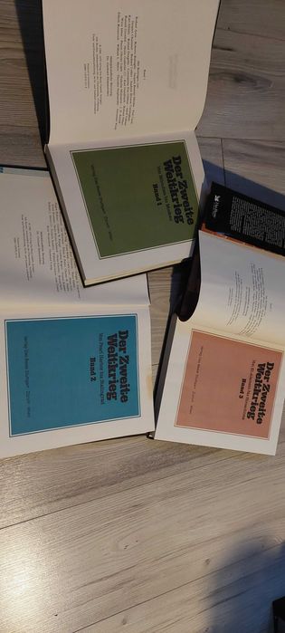 Carti , 3 volume DER ZEITE WELTKRIEG , stare foarte buna ! Razboi
