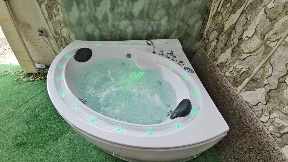 *Spa*  Джакузи (Хидромасажна Вана) с Подгрев до 50° 1.59х1.35
