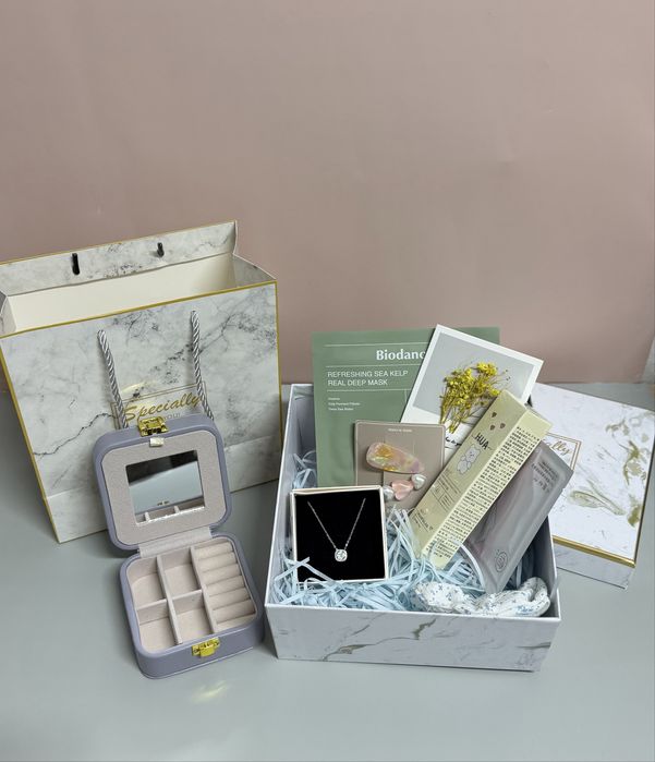 Подарочные боксы к 8 марта