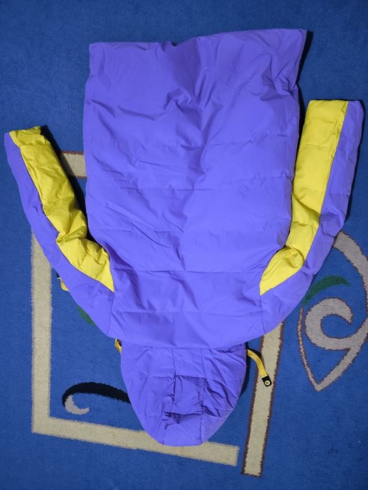 Куртка на девочку размер 140 - 152.