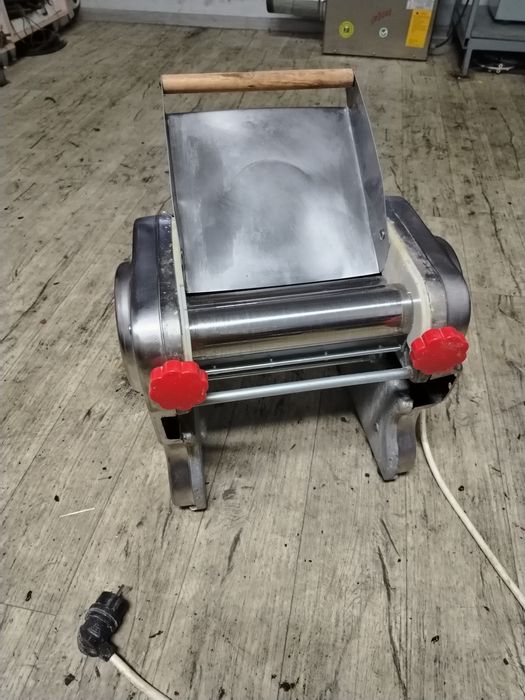 Тестораскаточная машина 24см