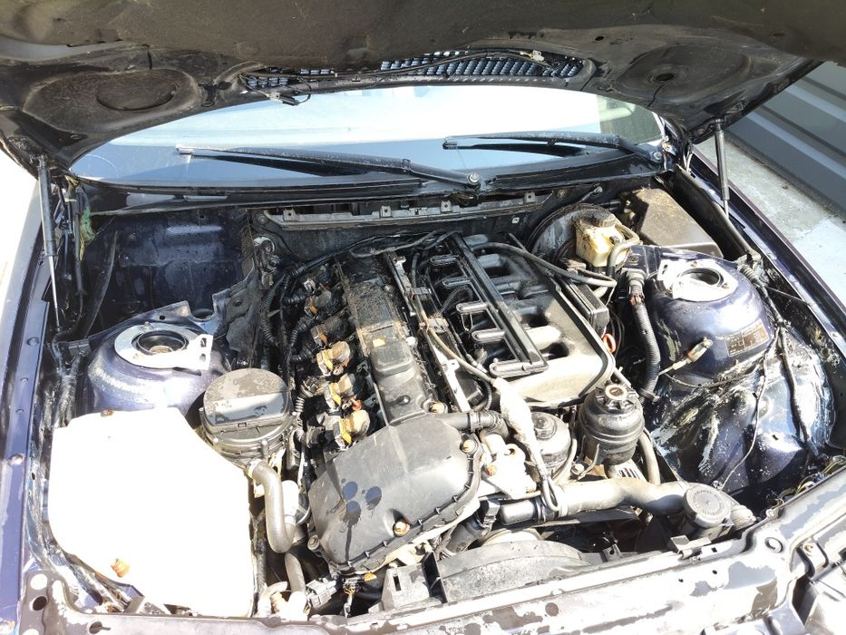 Vând BMW 325 Dubluvanos FAb 2003 Mașină nu pornește