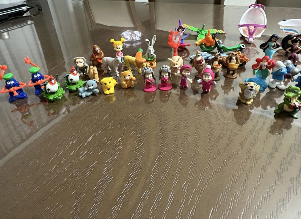 Продам игрушки Киндер Сюрприз