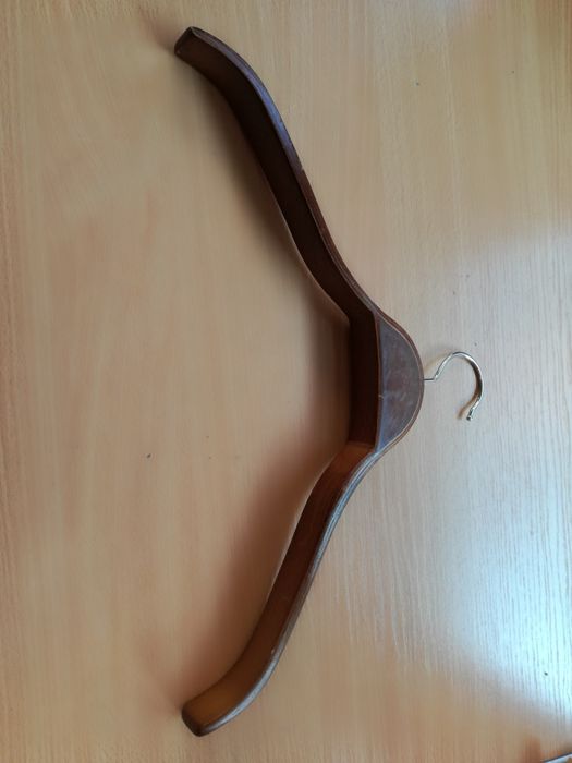 Закачалки за Дрехи