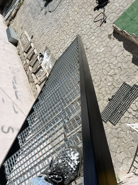 Scări metalice zincate