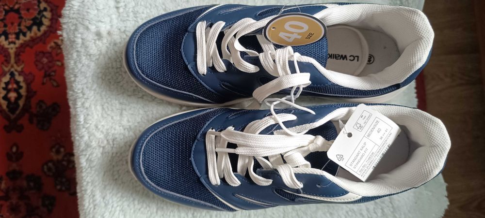 продаю кроссовки демисезонные