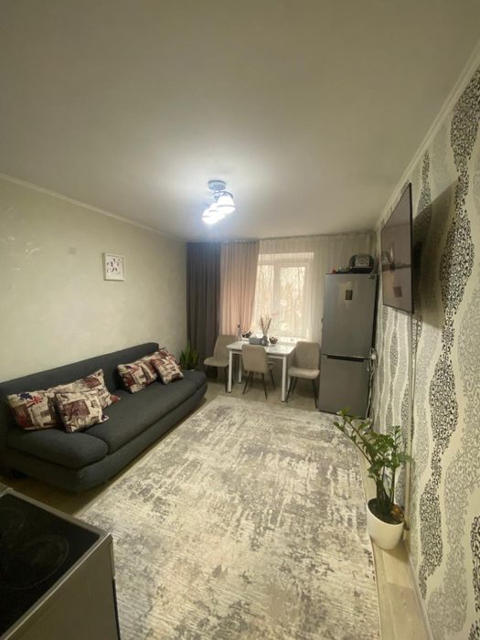 Продам 2 - х комнатную квартиру