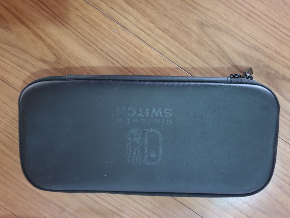 Nintendo switch + карта памяти + 3 игры