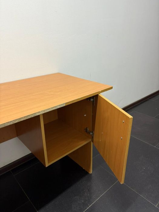 Стол учителя, преподователя, для офиса