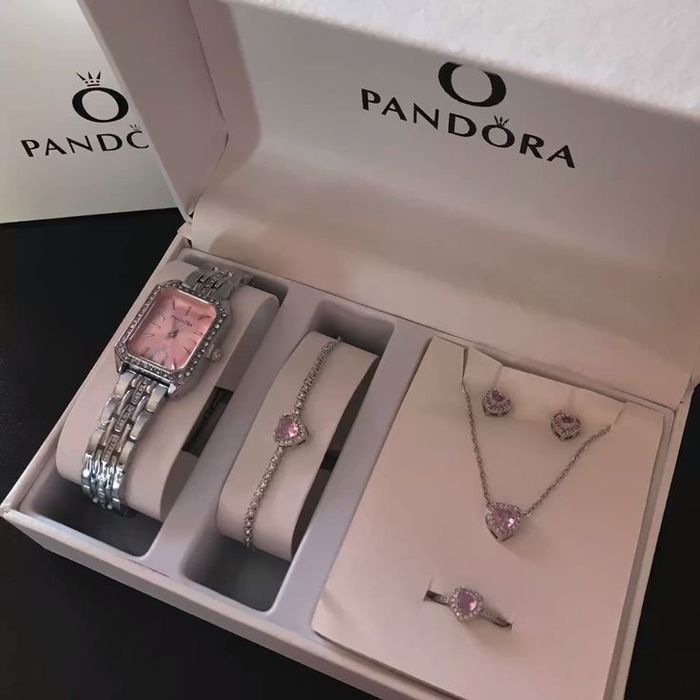 Pandora с каробкой