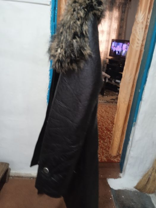 Продам зимнию куртку женскую в хорошем качестве за 10000 тысяч тенге