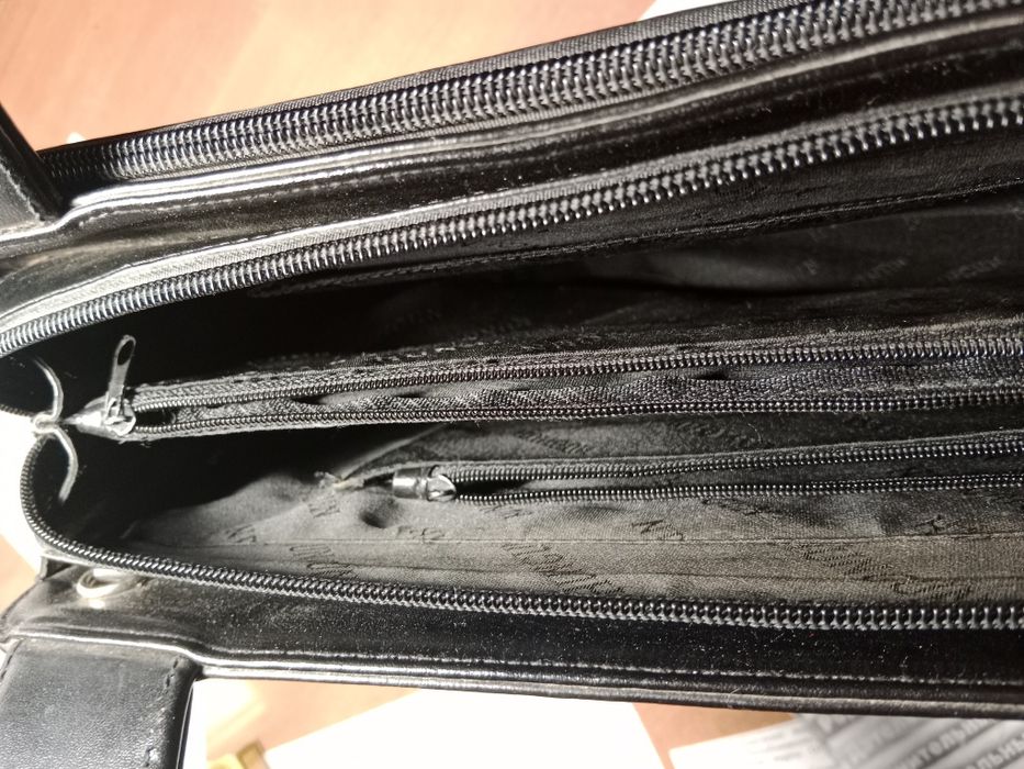 Сумка от фирмы HUGOBOSS