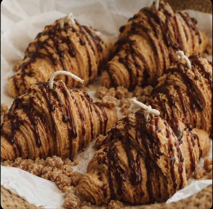 Lumanare handmade - croissant ( pret / buc)