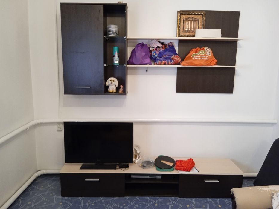 Полка под телевизор